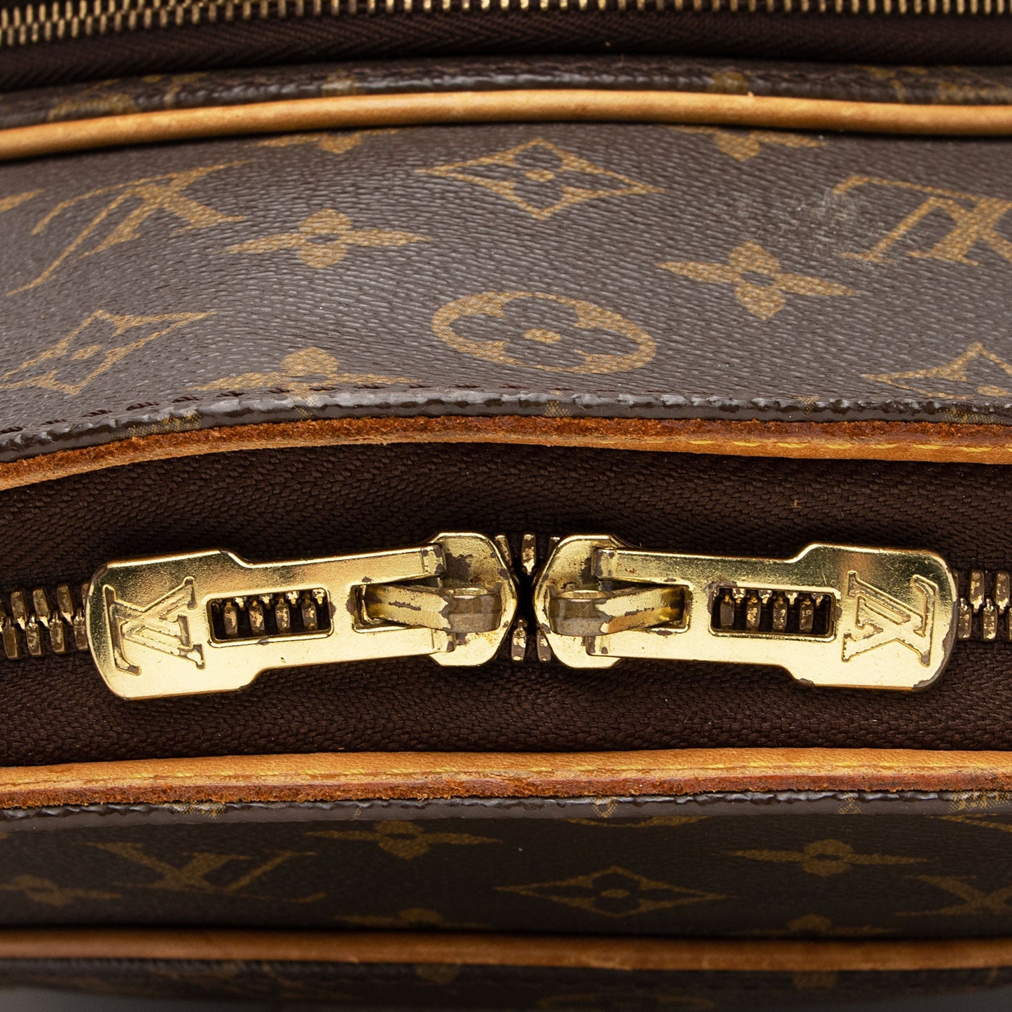 Louis Vuitton Vintage Monogram Canvas Ellipse GM Shoulder Bag (SHF-ax4tVB)