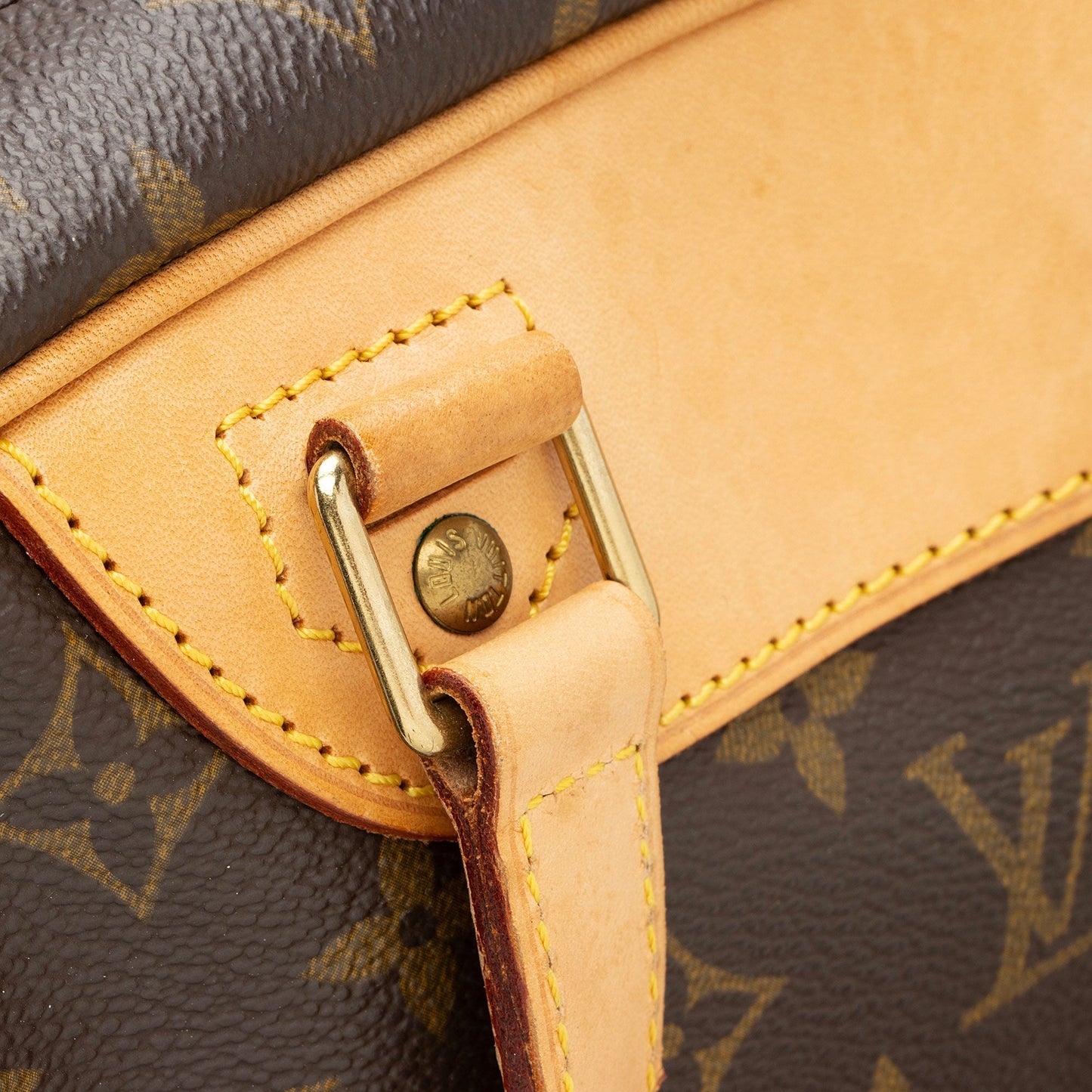 Louis Vuitton Vintage Monogram Canvas Excursion Tote (SHF-KMEXVf)