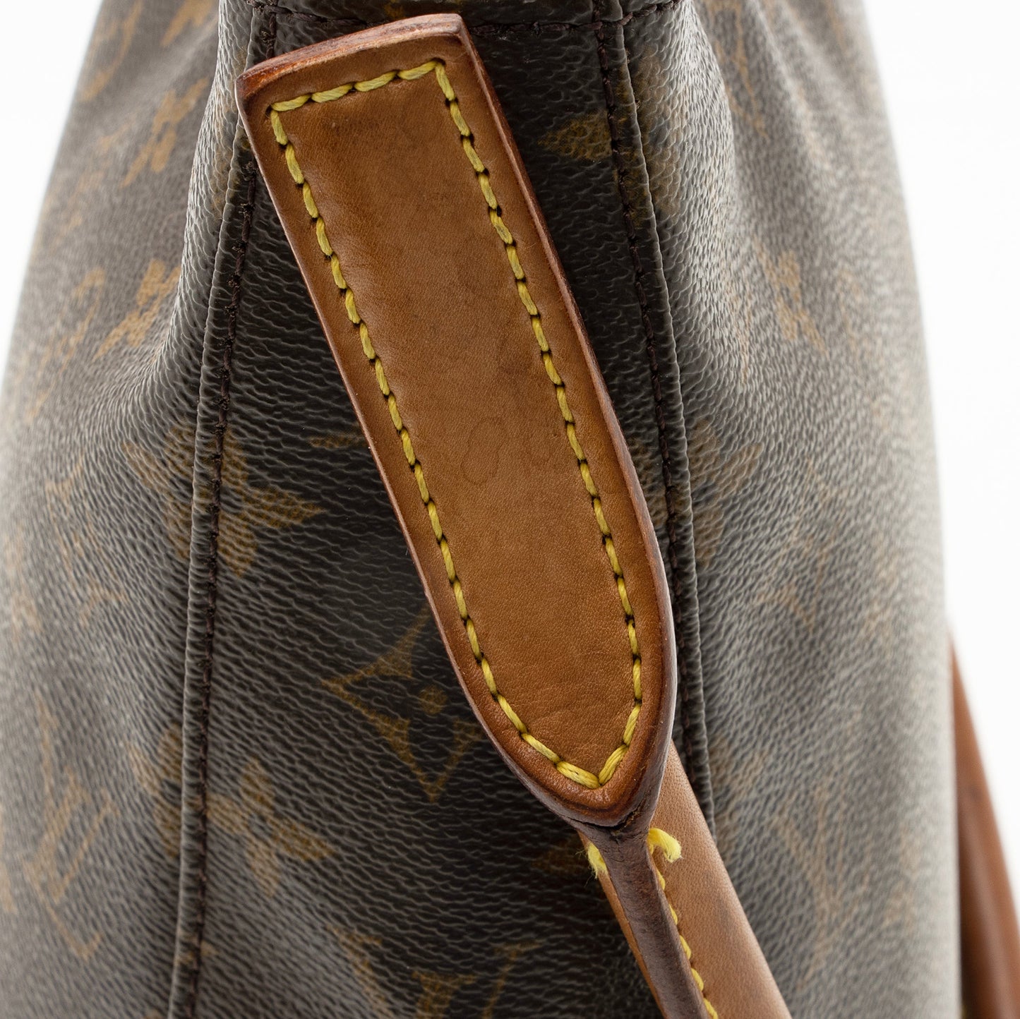 Louis Vuitton Vintage Monogram Canvas Looping GM Shoulder Bag (SHF-22709)