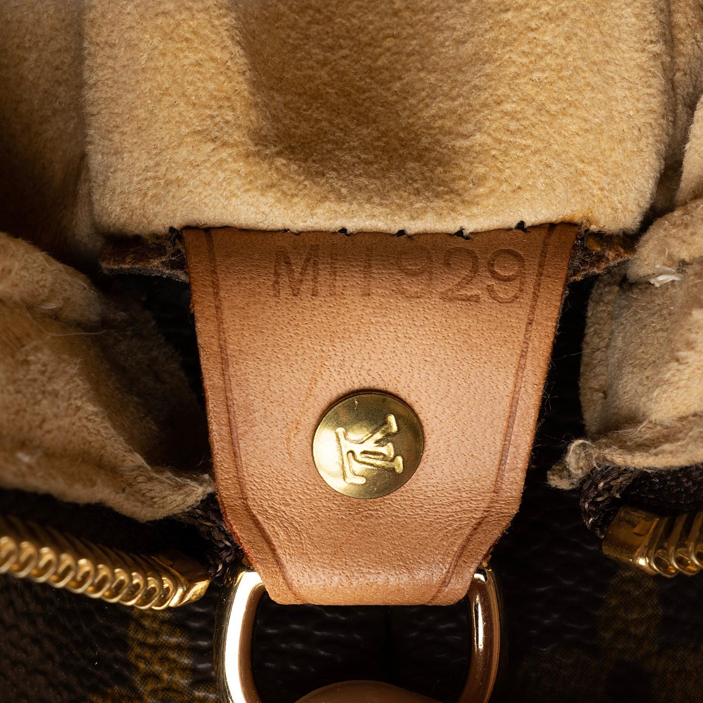 Louis Vuitton Vintage Monogram Canvas Looping GM Shoulder Bag (SHF-IC0c7x)