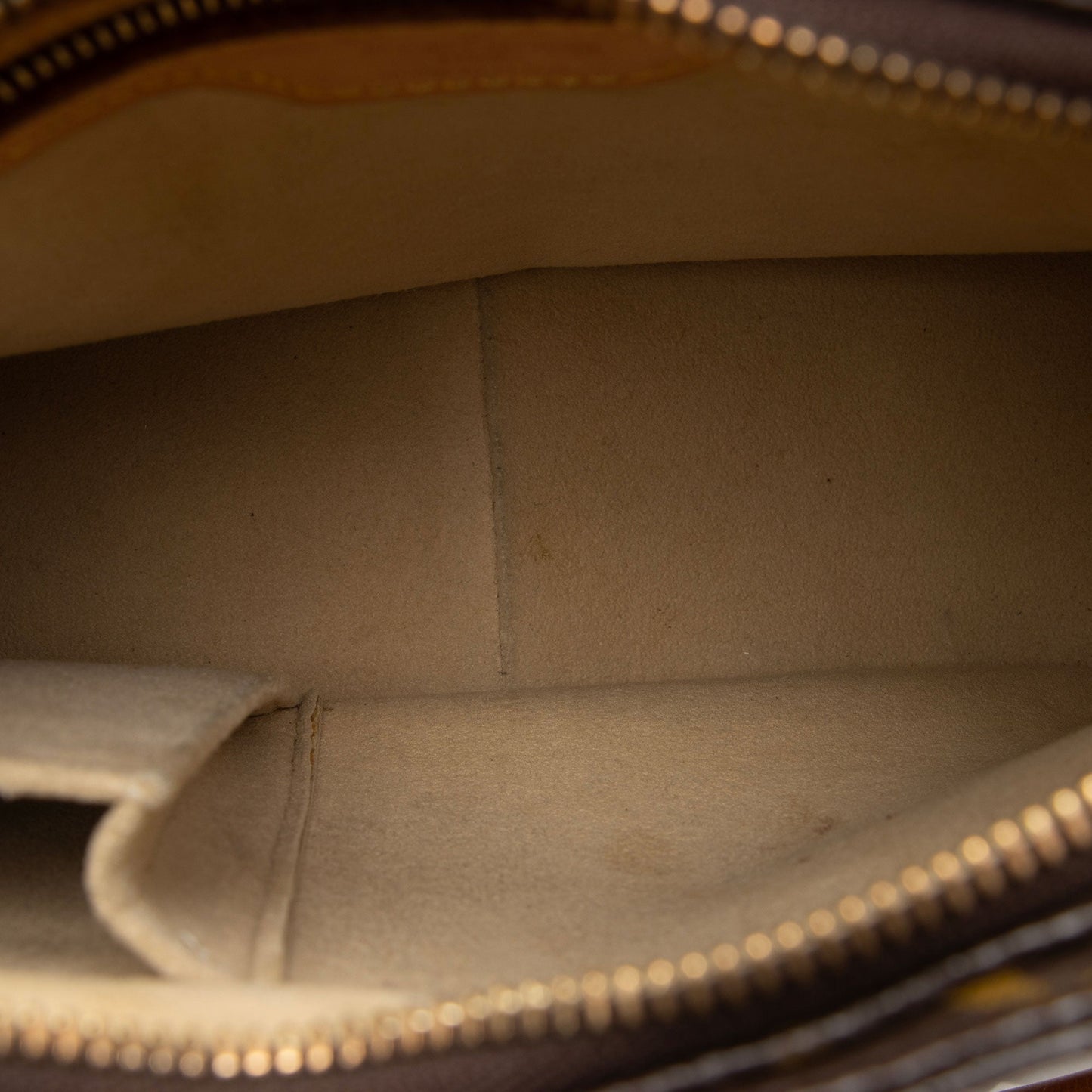 Louis Vuitton Vintage Monogram Canvas Looping MM Shoulder Bag (SHF-2H9qKf)