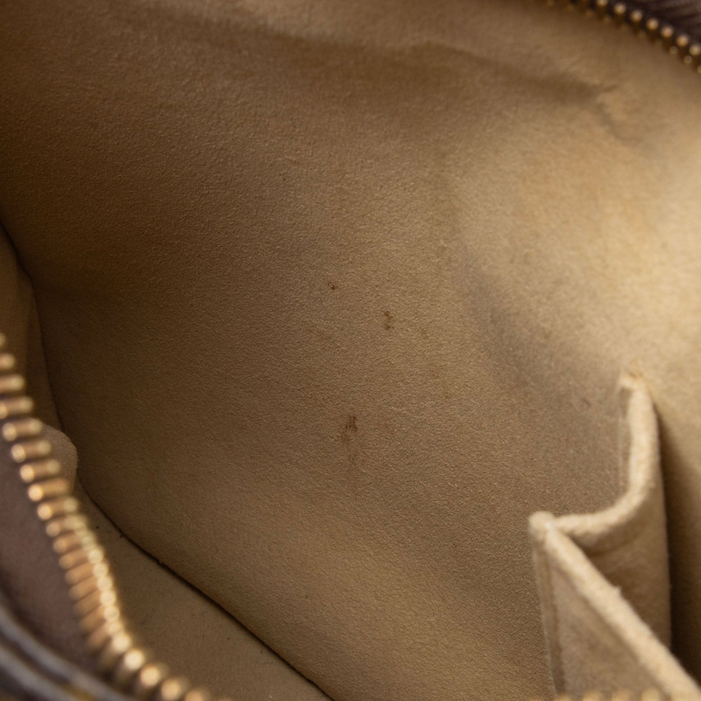 Louis Vuitton Vintage Monogram Canvas Looping MM Shoulder Bag (SHF-2H9qKf)