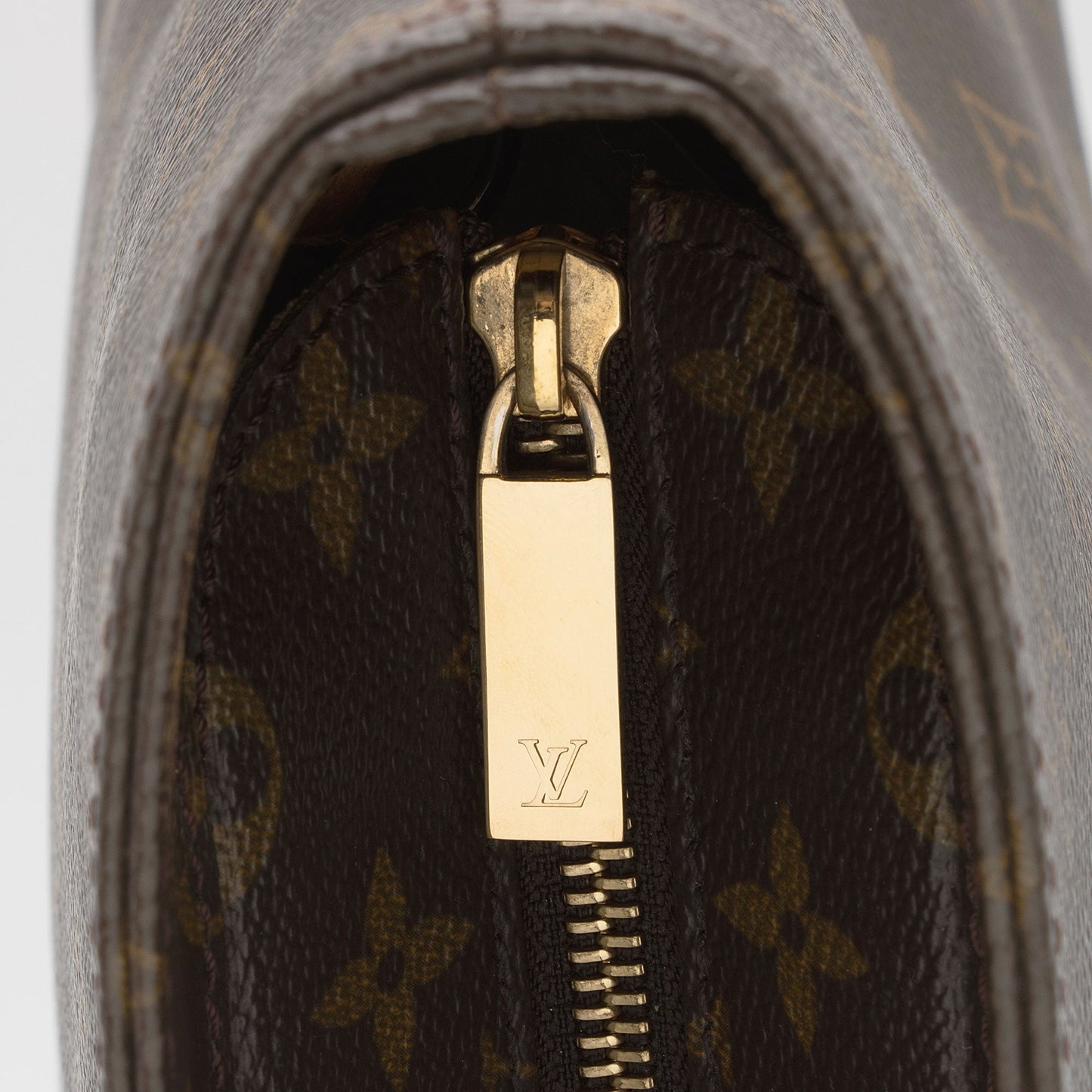 Louis Vuitton Vintage Monogram Canvas Luco Tote (SHF-dm5N1L)