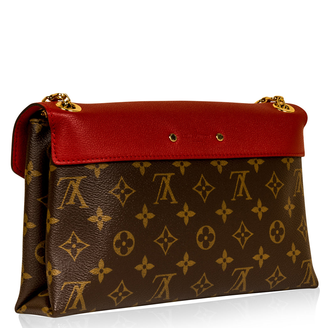 Pallas Chain Shoulder Bag