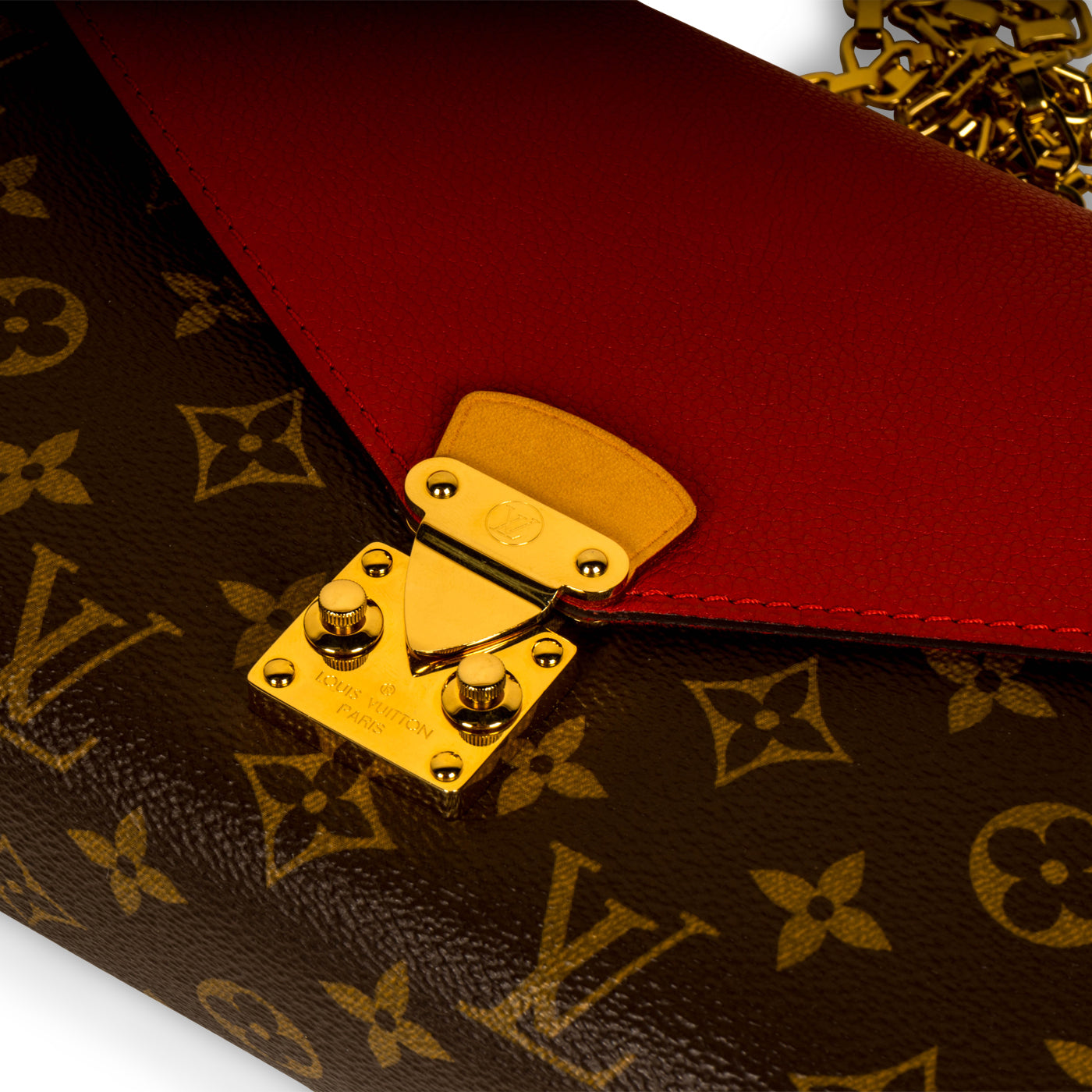 Pallas Chain Shoulder Bag