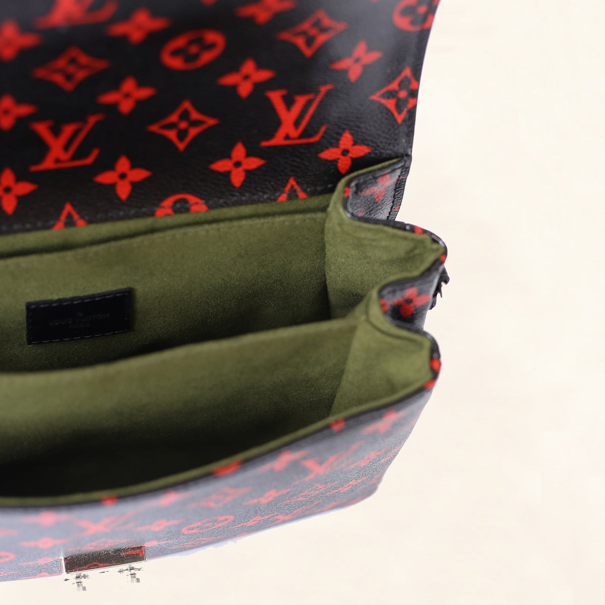 Louis Vuitton | Metis Pochette Infra Rouge | One-Size
