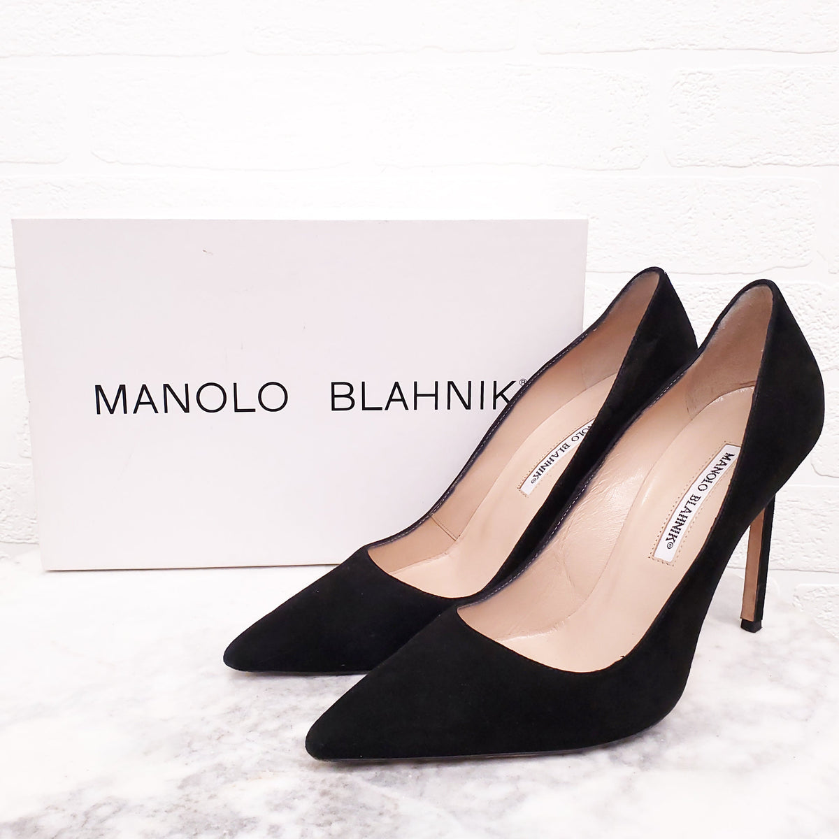 MANOLO BLAHNIK BLACK SUEDE HEELS - SIZE 39.5