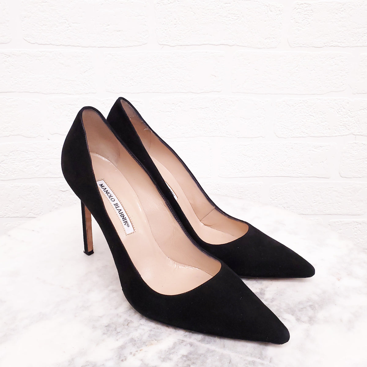 MANOLO BLAHNIK BLACK SUEDE HEELS - SIZE 39.5
