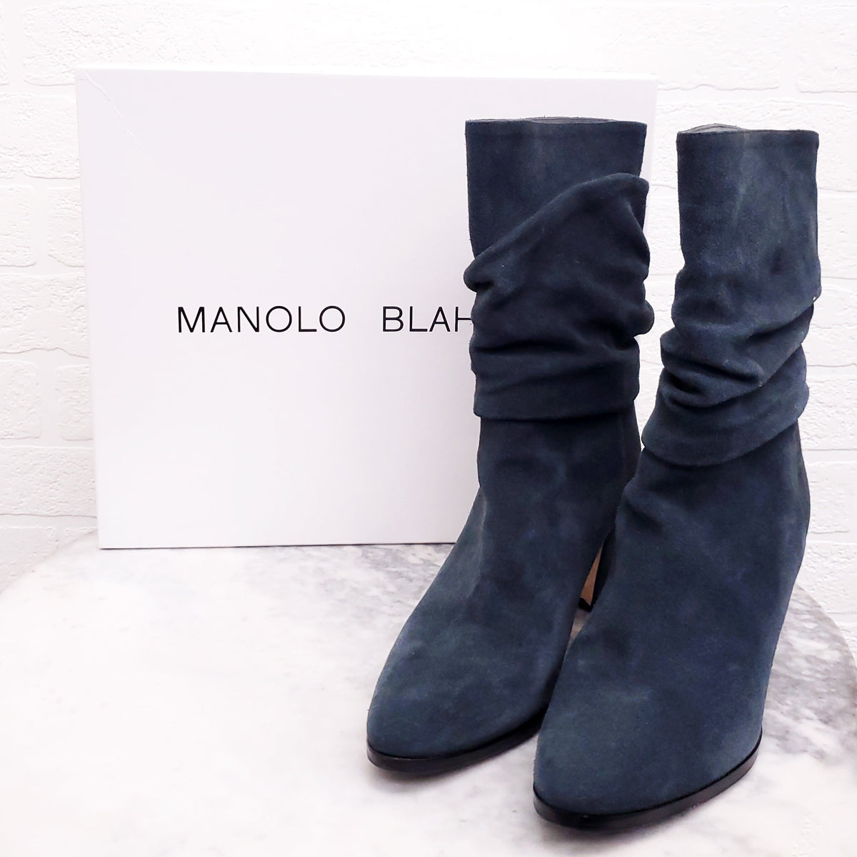 MANOLO BLAHNIK GREY 'KNIGHT' ROUCHED SUEDE BOOTS - SIZE 37