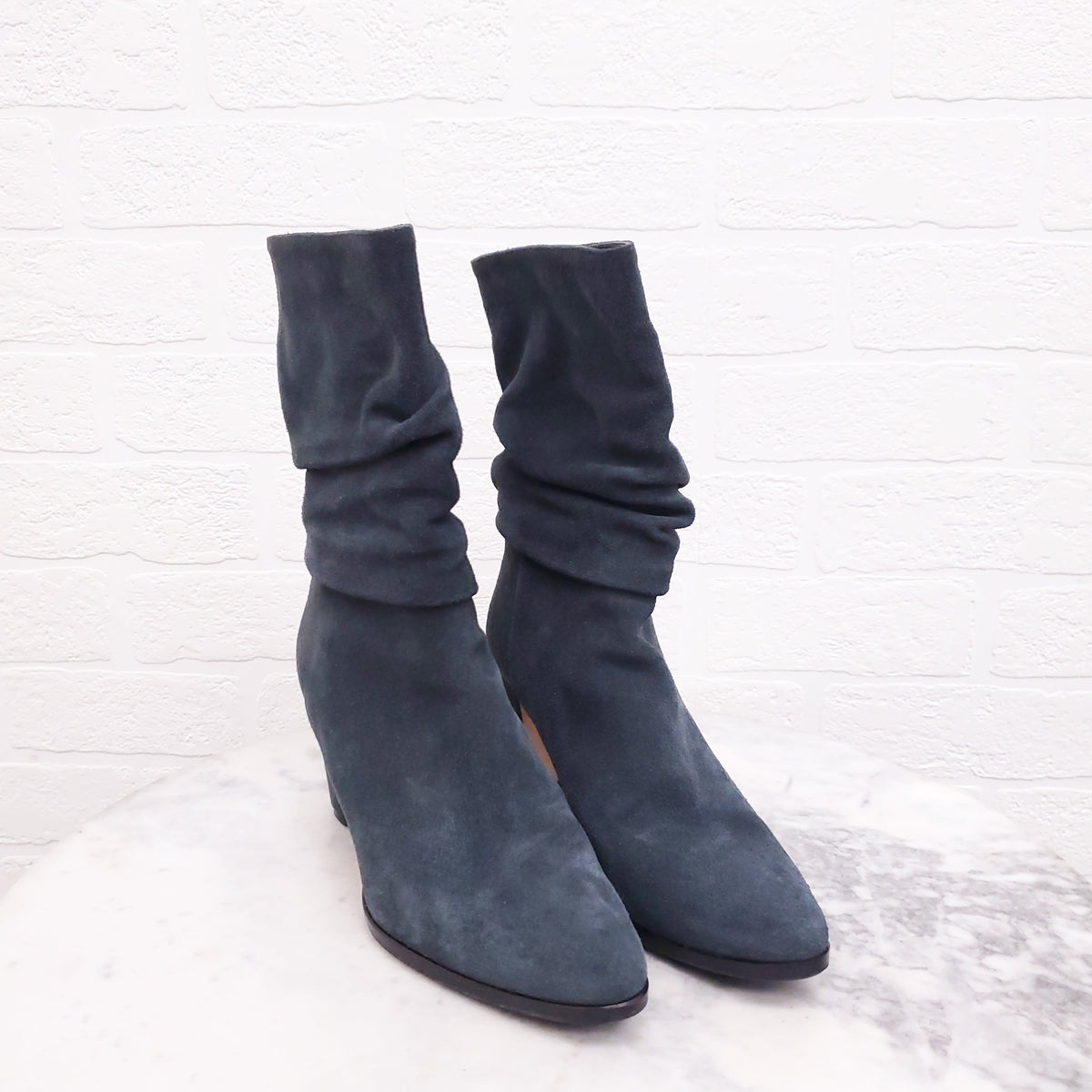 MANOLO BLAHNIK GREY 'KNIGHT' ROUCHED SUEDE BOOTS - SIZE 37