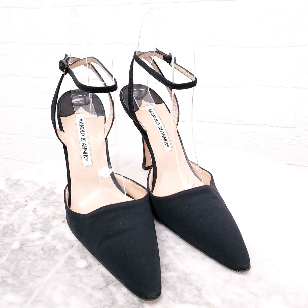 MANOLO BLAHNIK SATIN HEELS - SIZE 36.5