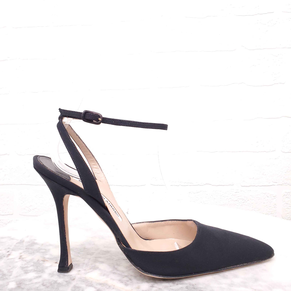 MANOLO BLAHNIK SATIN HEELS - SIZE 36.5