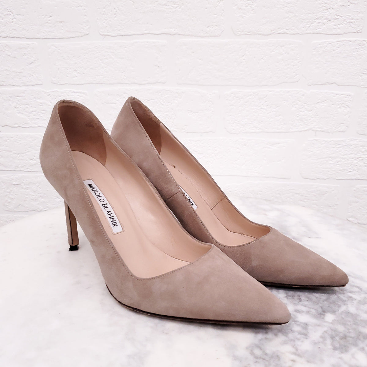 MANOLO BLAHNIK SUEDE HEELS - SIZE 37.5