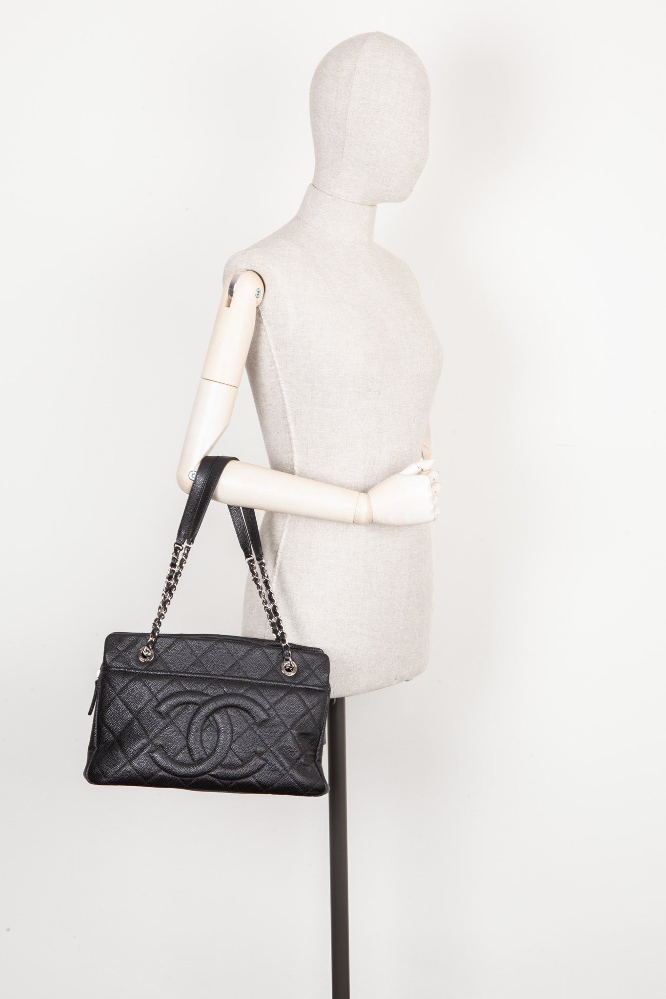 CHANEL Timeless Shopping Tote Caviar Black