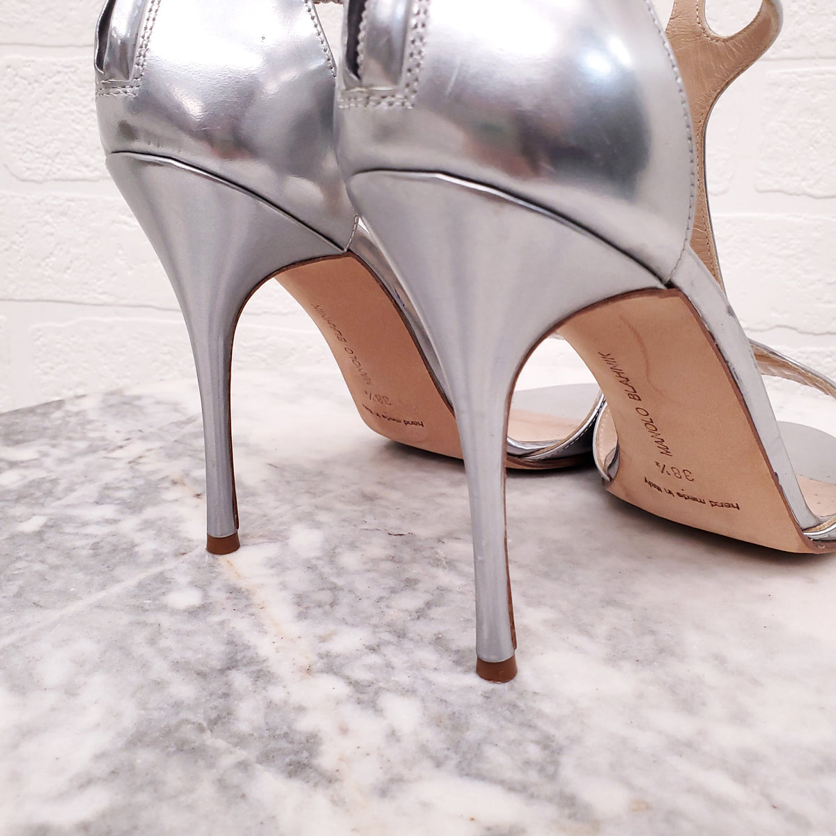 MONOLO BLAHNIK SILVER CUTOUT HEELS - SIZE 38.5