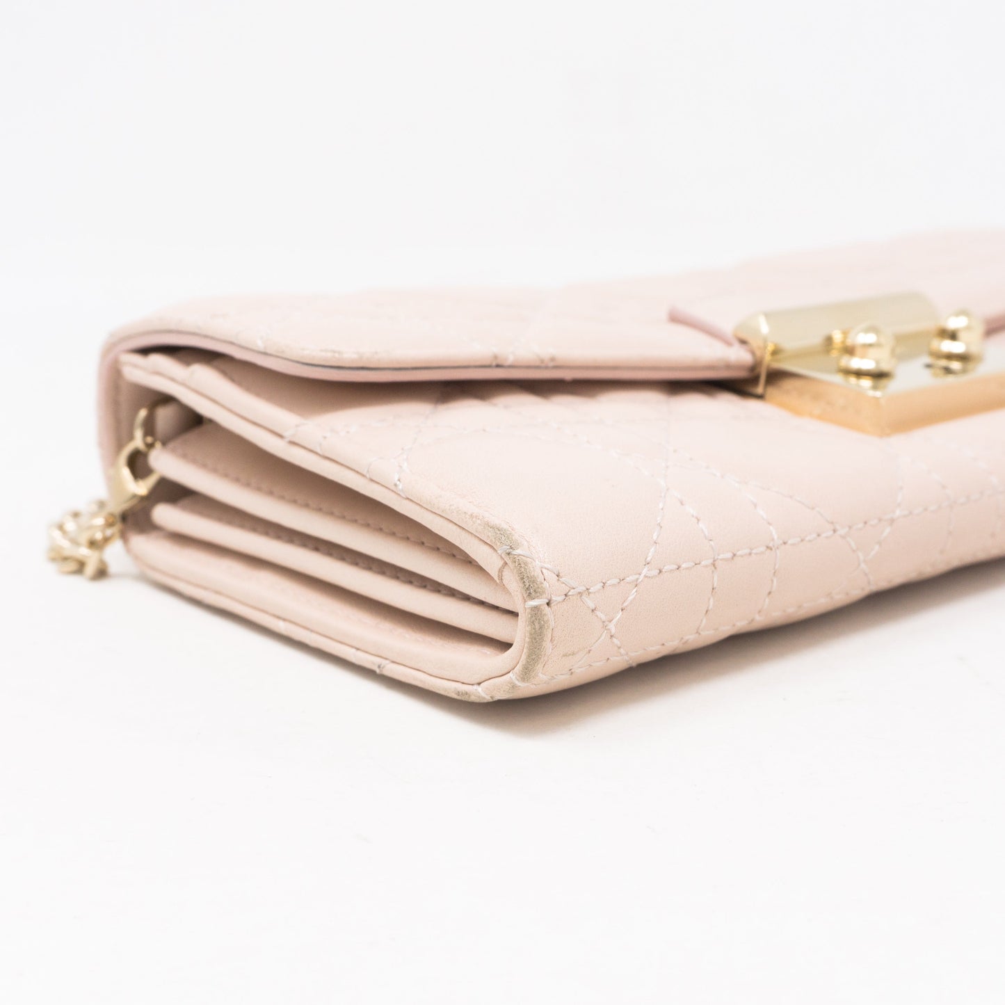 Wallet on Chain Light Pink