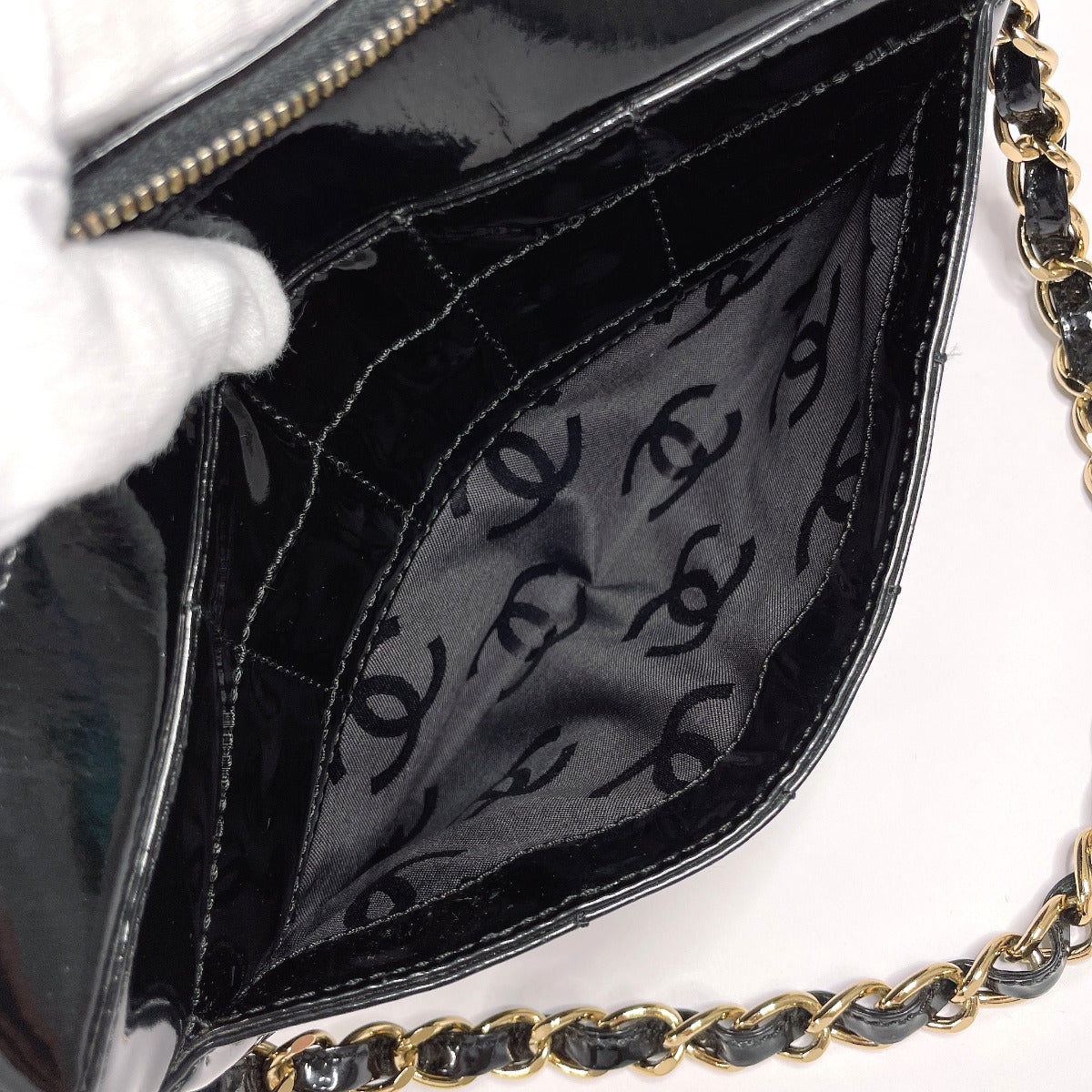CHANEL Shoulder Bag Patent leather black Chocolate bar ChainShoulder
