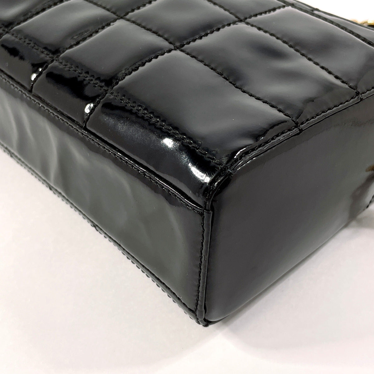 CHANEL Shoulder Bag Patent leather black Chocolate bar ChainShoulder