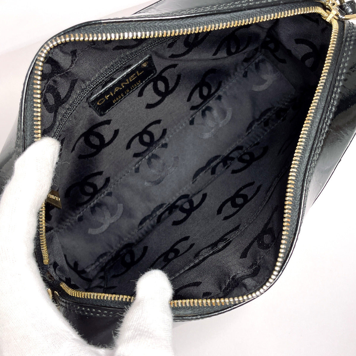 CHANEL Shoulder Bag Patent leather black Chocolate bar ChainShoulder