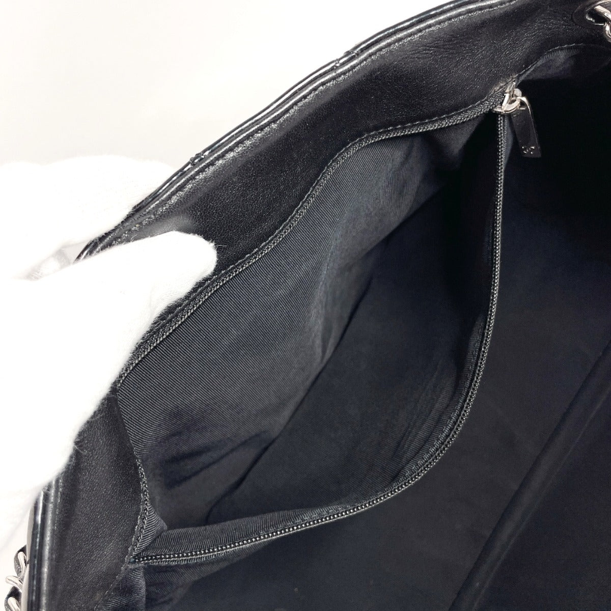 CHANEL Shoulder Bag Patent leather black ChainShoulder Matrasse