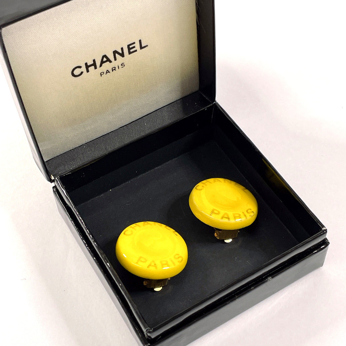 CHANEL Earring Synthetic resin, metal yellow vintage Round logo Women Used