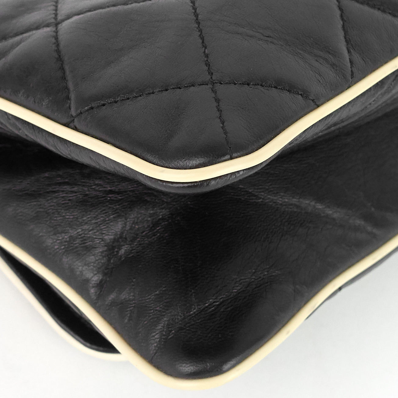 CHANEL Reissue Lambskin Shoulder Bag