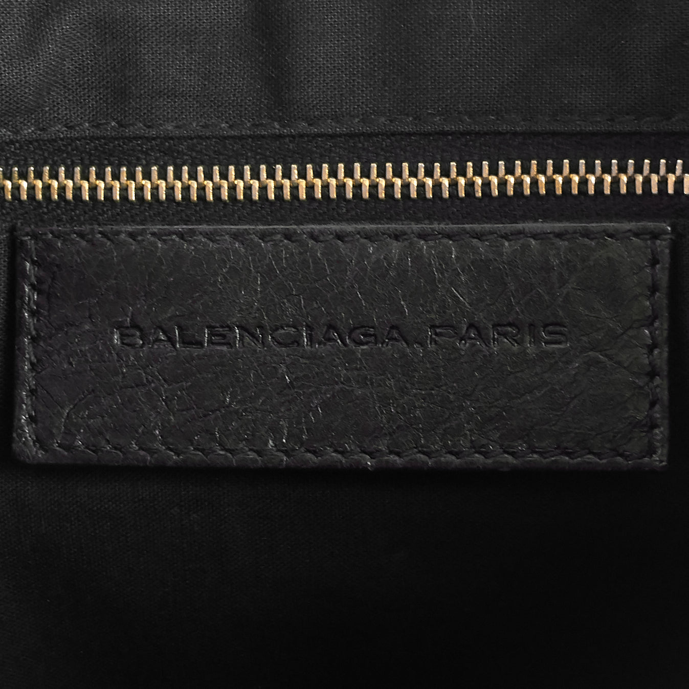 Classic Studs Flat Crossbody Agneau Leather Bag