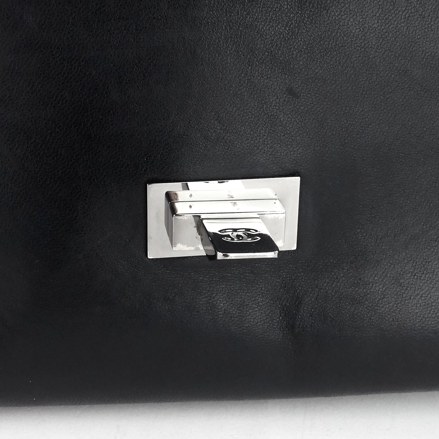 Top Quality Chanel Lambskin Leather Fliplock Shoulder Bag