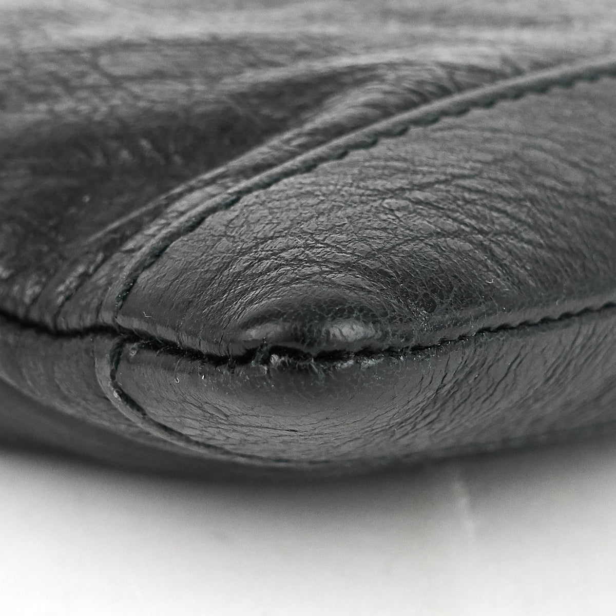 Classic City Medium Lambskin Clip Clutch Bag
