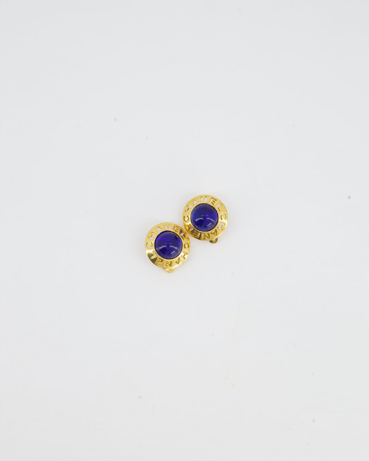 Chanel Vintage Yellow Gold with Blue Pearl Round Clip-On Earrings with CC Logo
