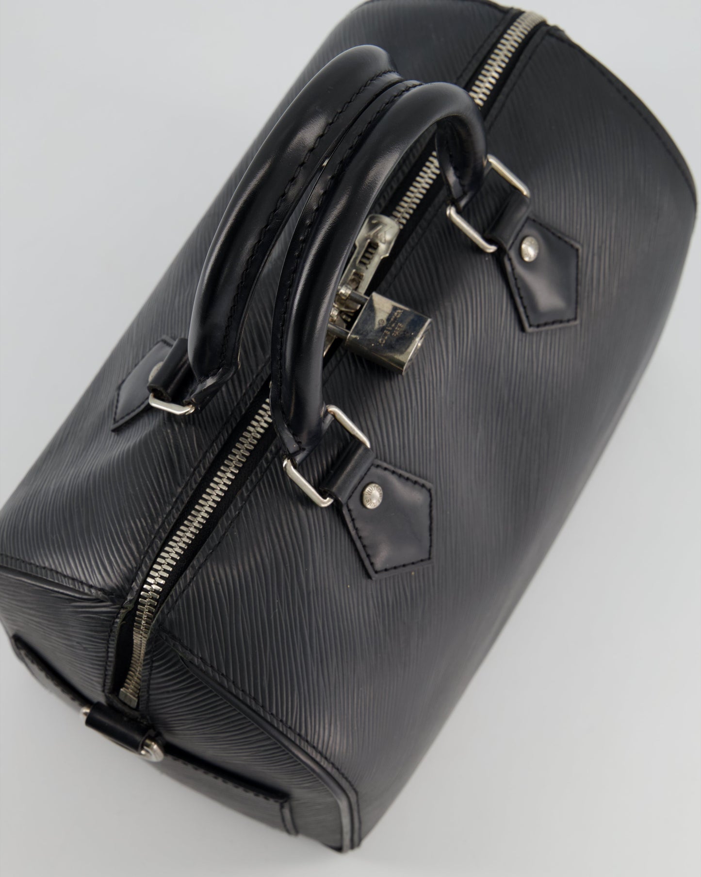 Louis Vuitton Black 25 Speedy Bag Bandoulière in Epi Leather and Silver Hardware