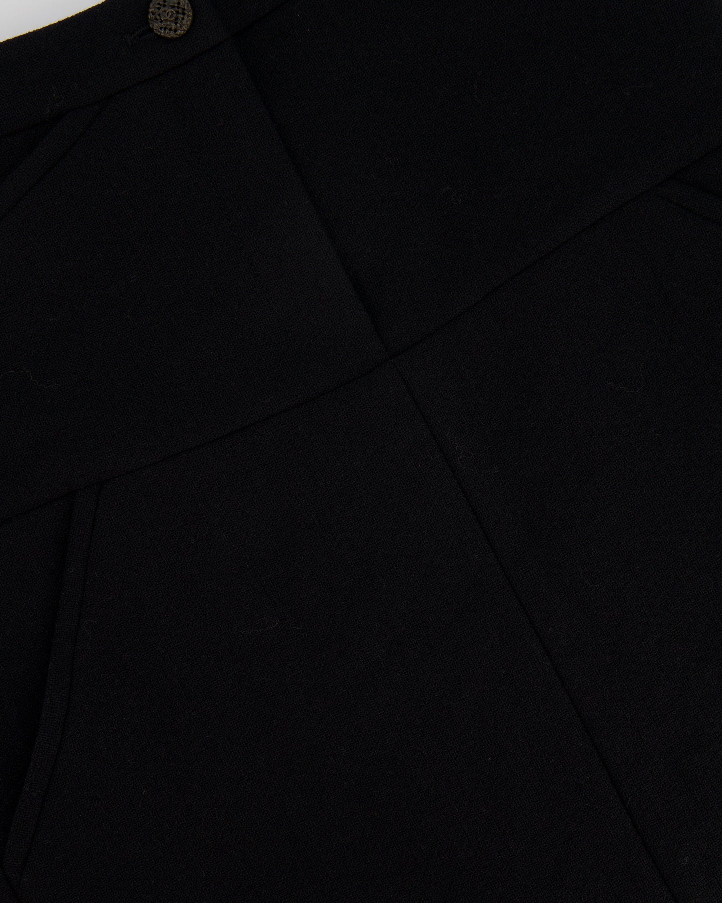 Chanel 12A Black Wool Mini Skirt with CC Logo Button Detail Size FR 36 (UK 8) RRP ¬£1,350