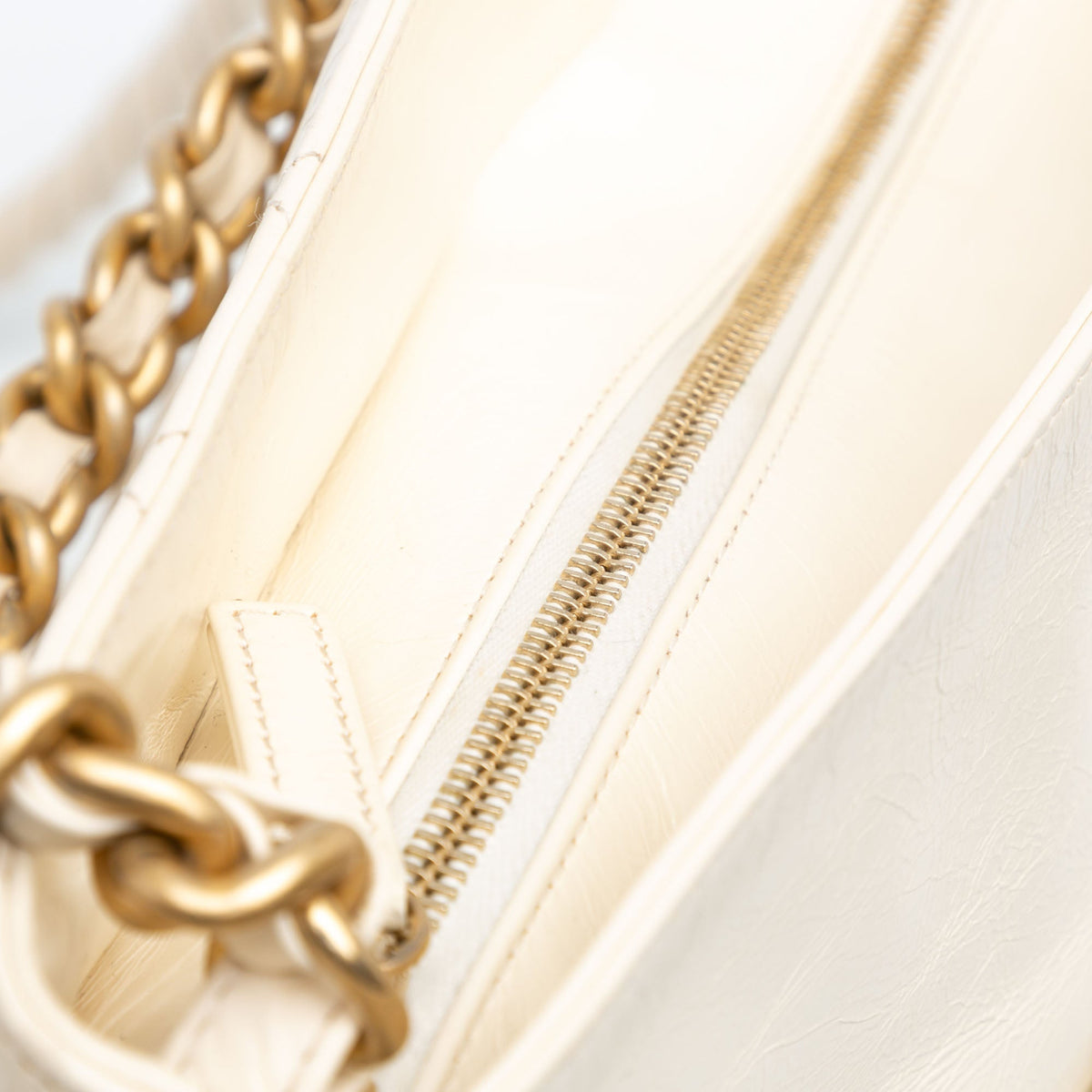 White Chanel Crumpled Calfskin En Vogue Rope Satchel
