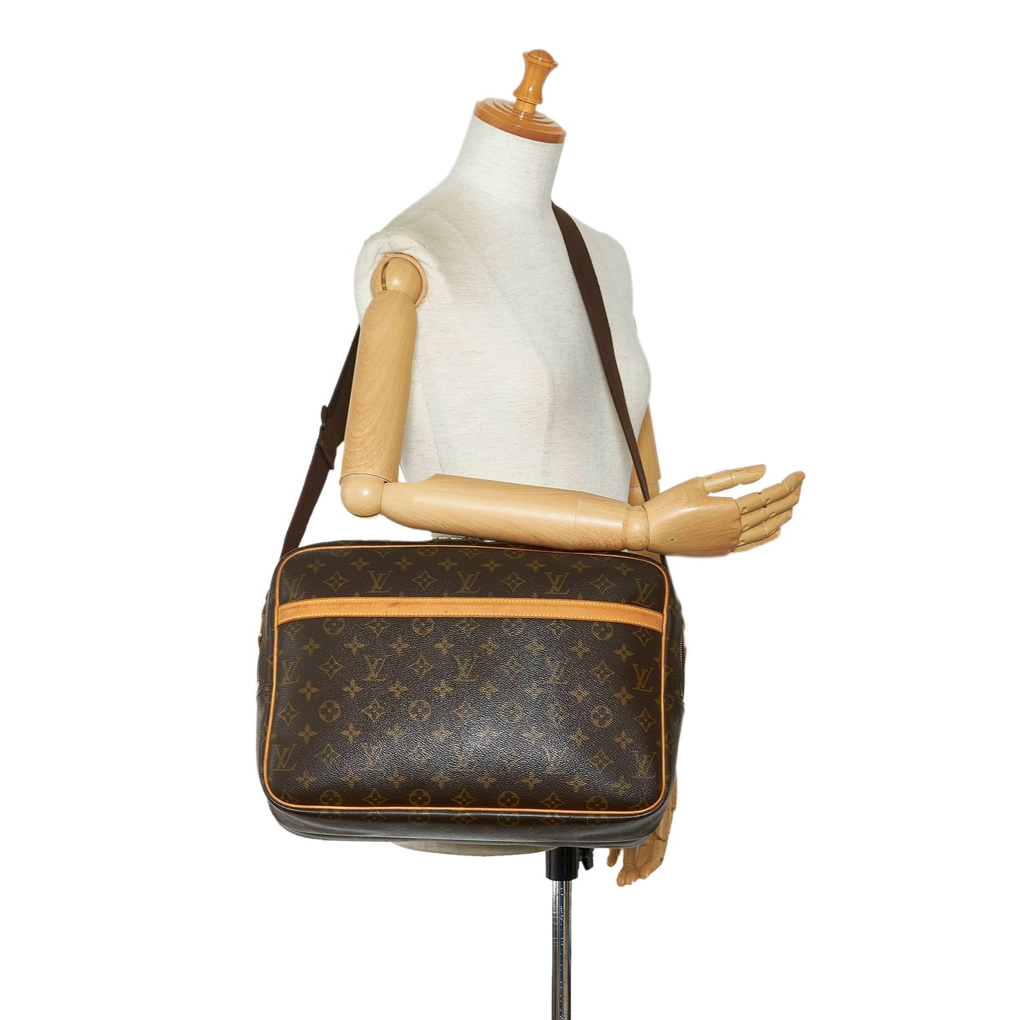 LOUIS VUITTON Monogram Reporter GM Crossbody Bag