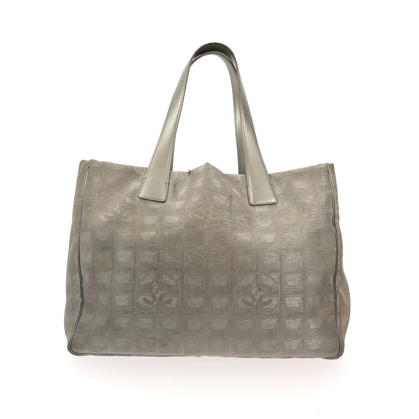 CHANEL Shoulder Bag in Silver Fabric