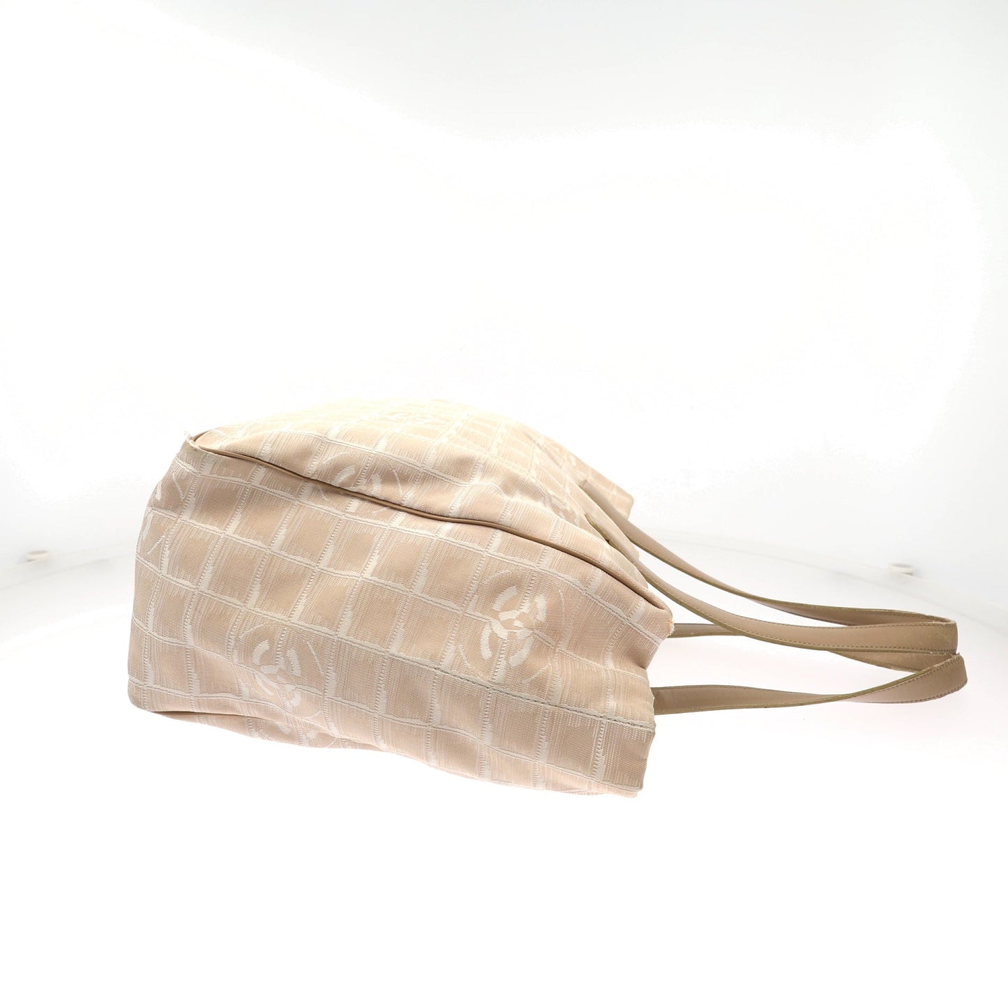 CHANEL Shoulder Bag in Beige Fabric