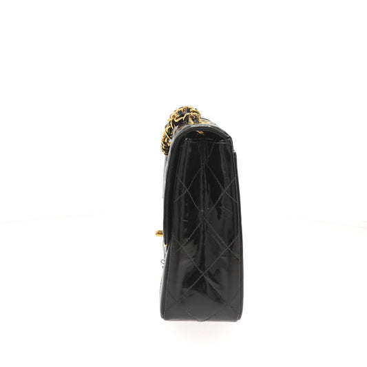 CHANEL Timeless/Classique Shoulder Bag in Black Patent