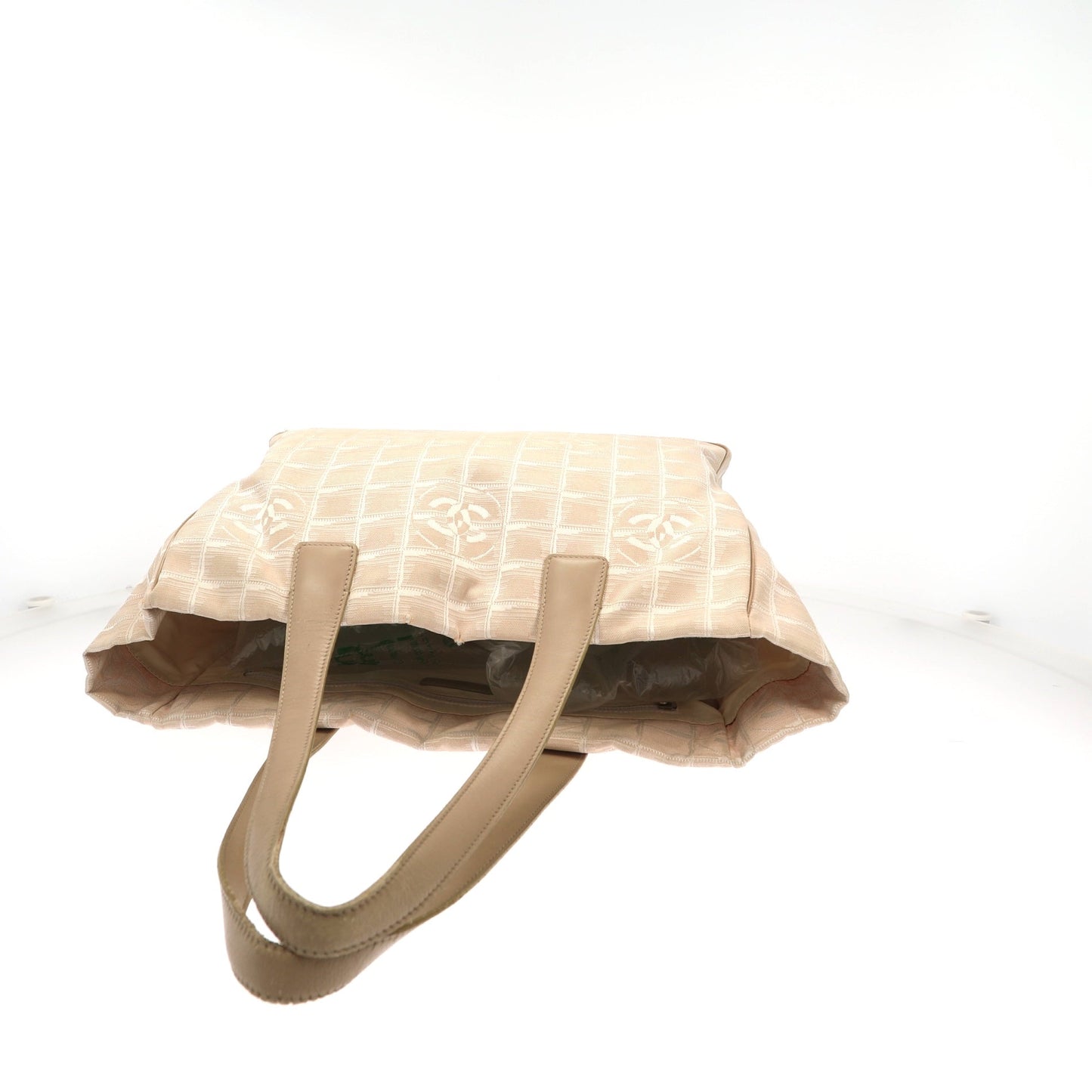 CHANEL Shoulder Bag in Beige Fabric