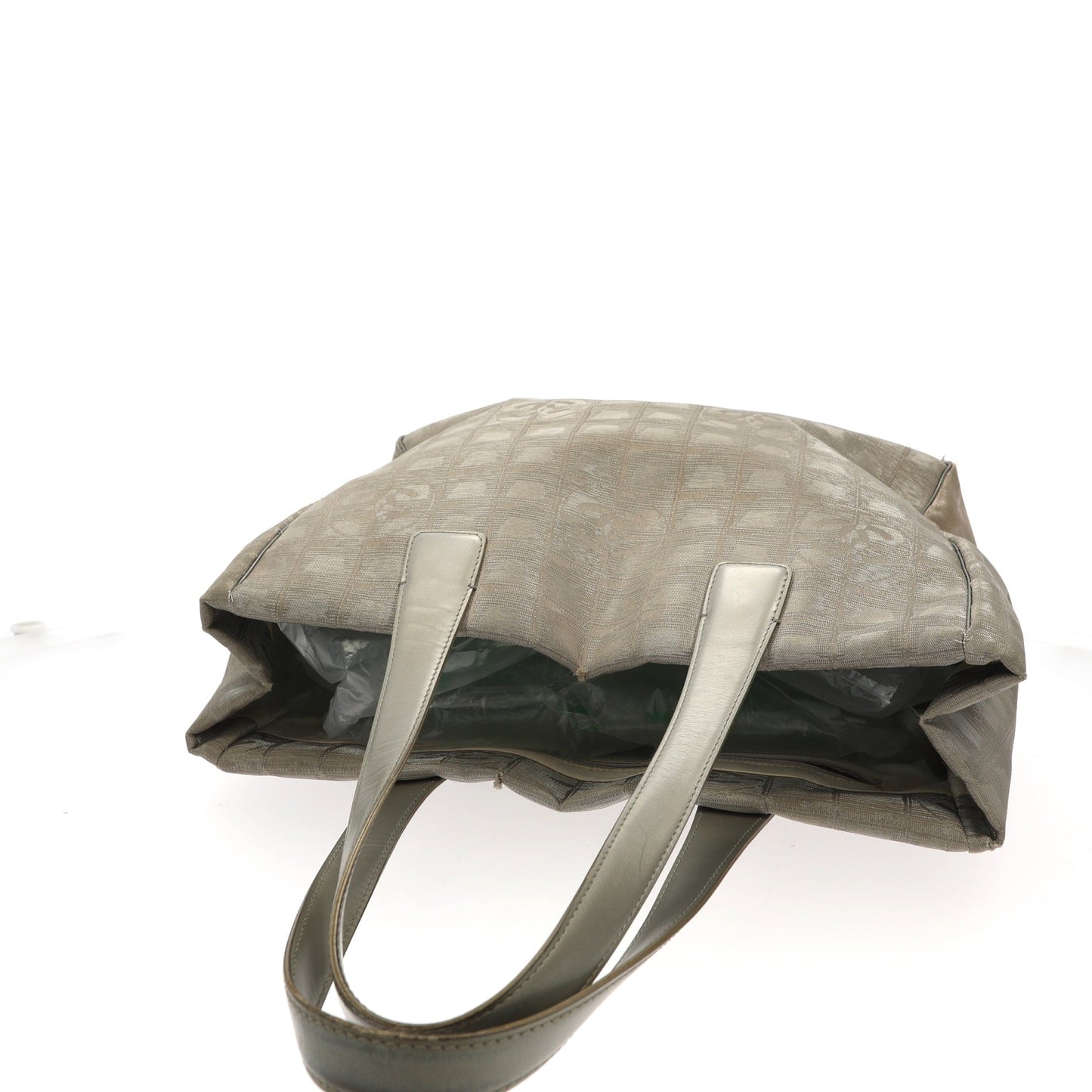 CHANEL Shoulder Bag in Silver Fabric