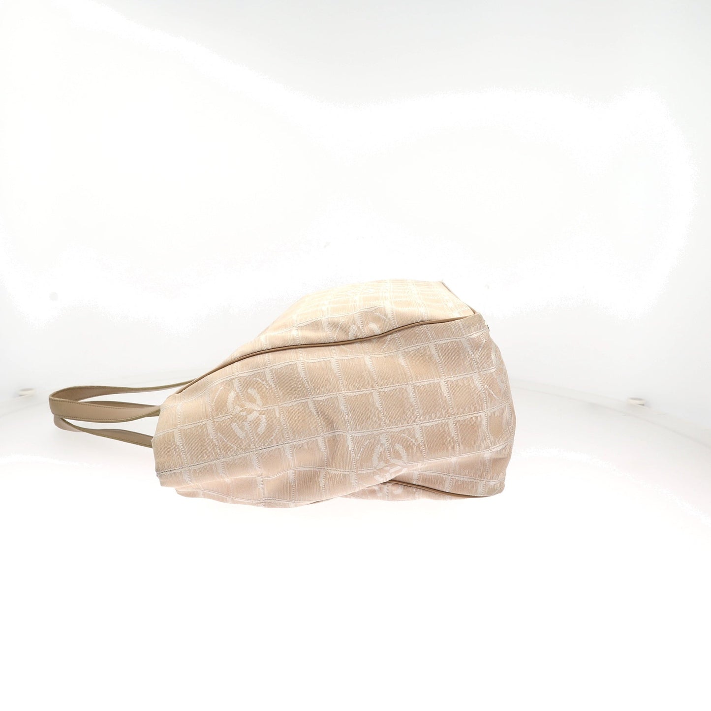 CHANEL Shoulder Bag in Beige Fabric