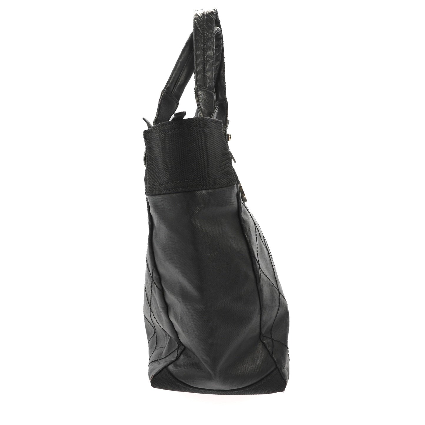 CHANEL Shoulder Bag in Black Fabric