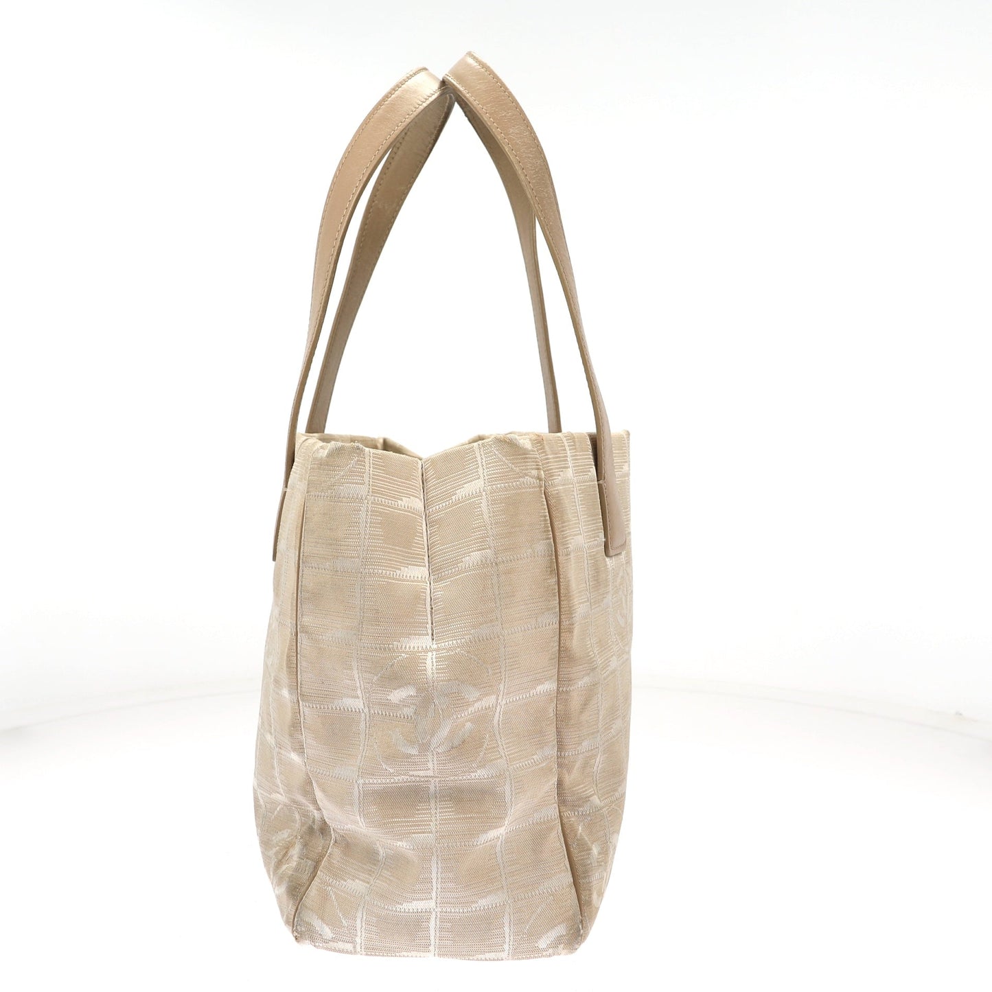 CHANEL Shoulder Bag in Beige Fabric