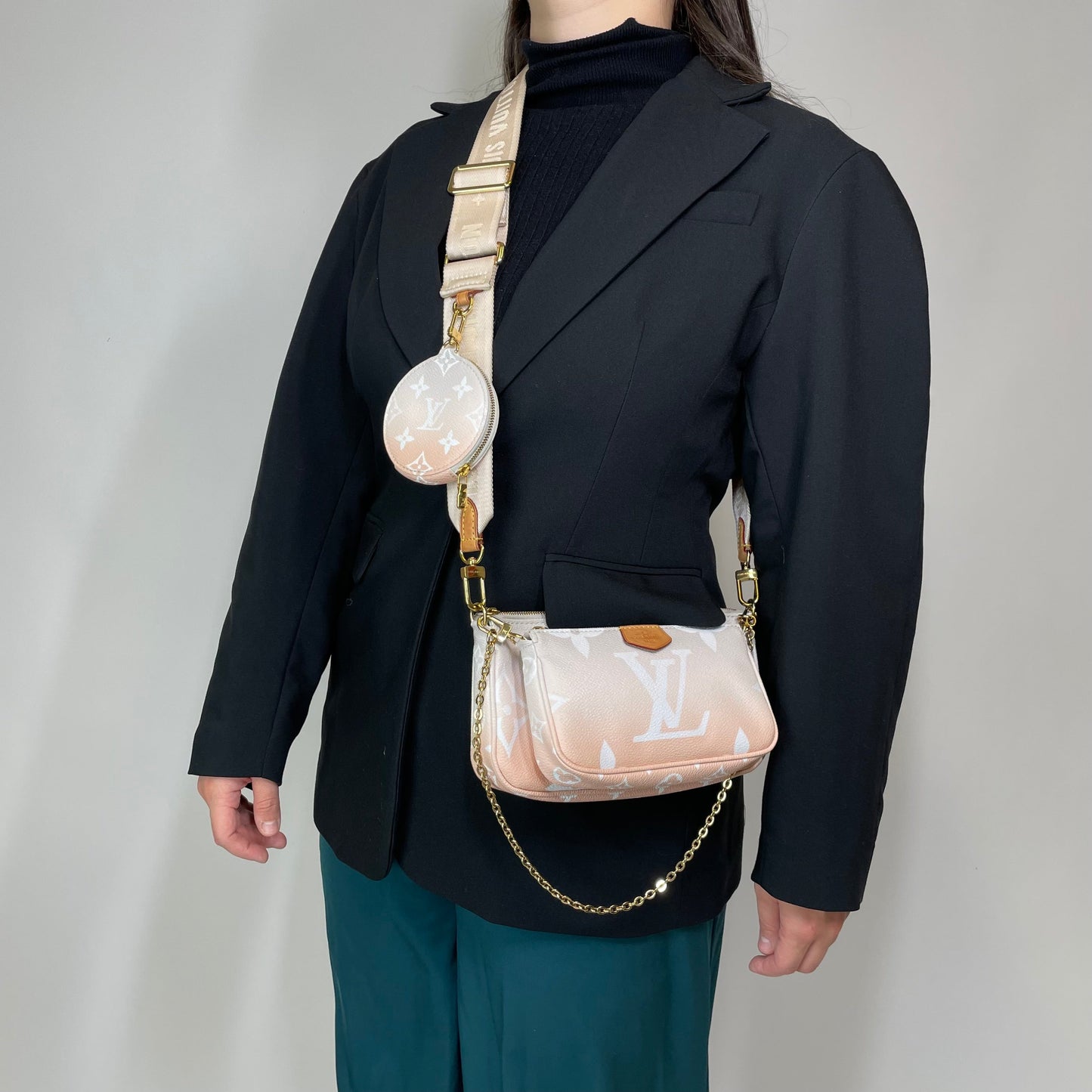 Louis Vuitton Multi Pochette Accessoires By The Pool Brume SP0211