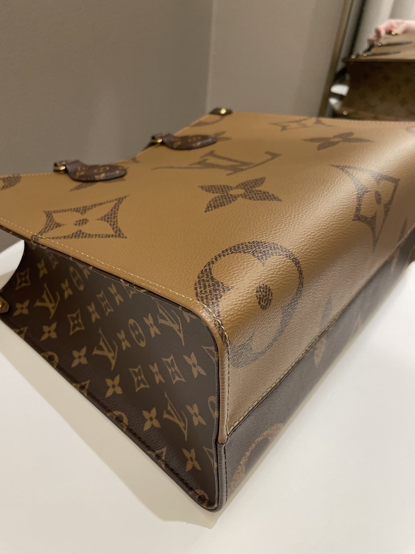 Louis Vuitton Onthego Tote MM Reversed Monogram