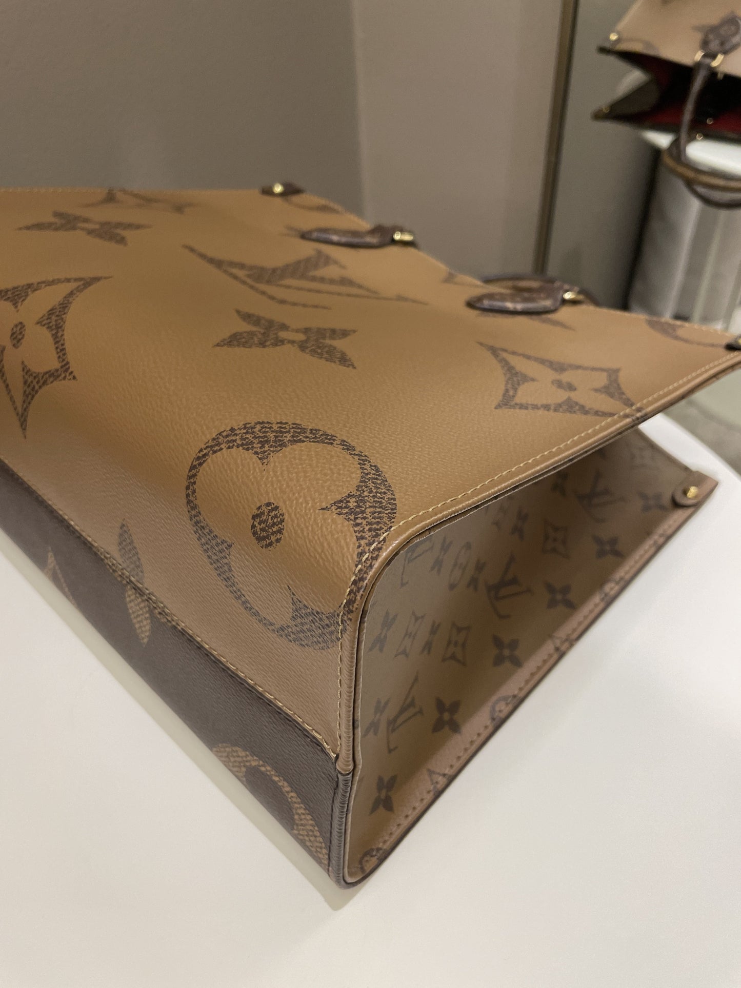 Louis Vuitton Onthego Tote MM Reversed Monogram