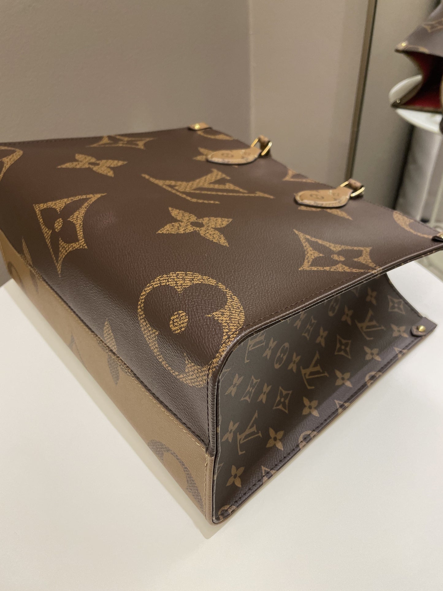Louis Vuitton Onthego Tote MM Reversed Monogram