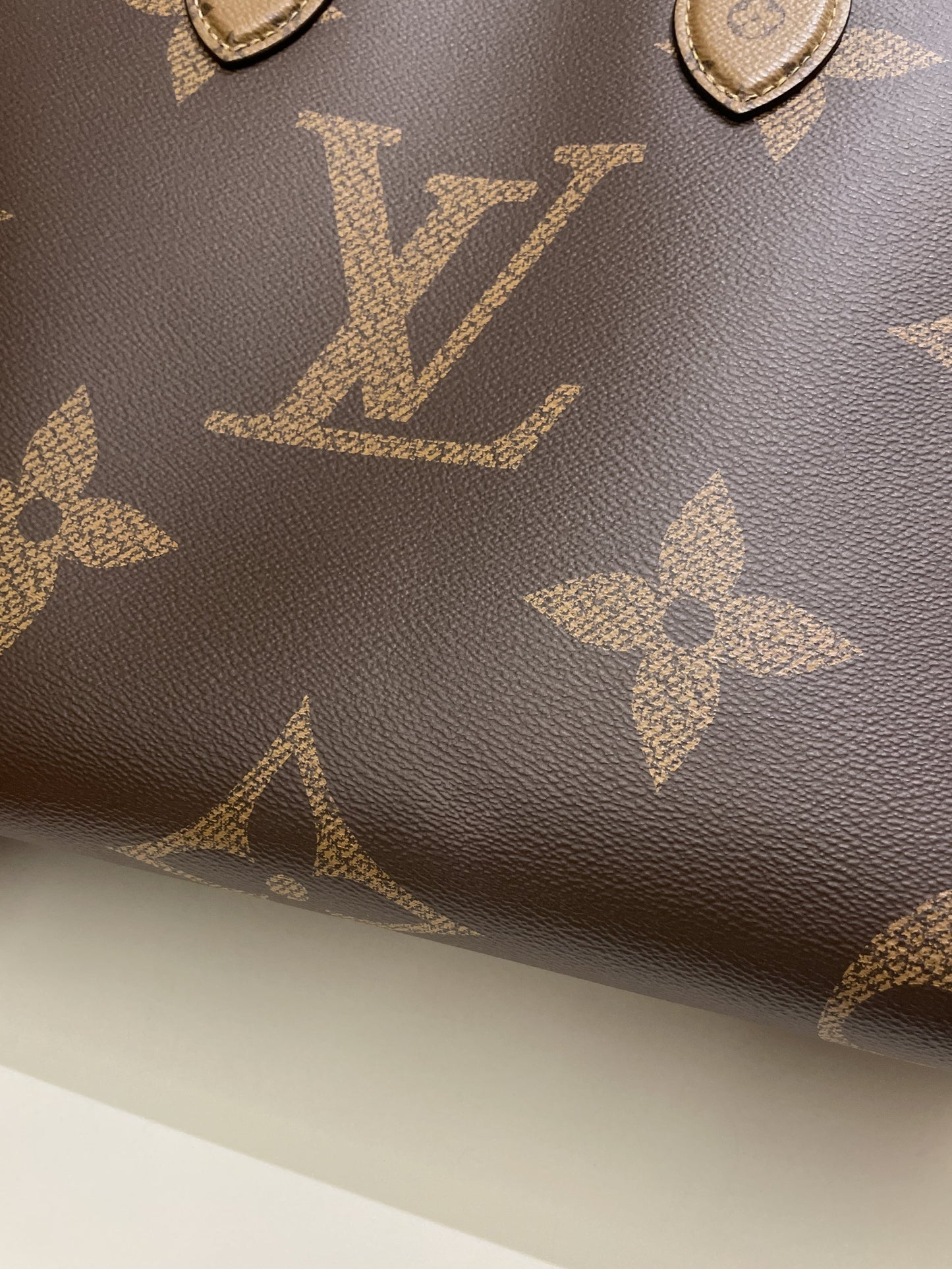 Louis Vuitton Onthego Tote MM Reversed Monogram