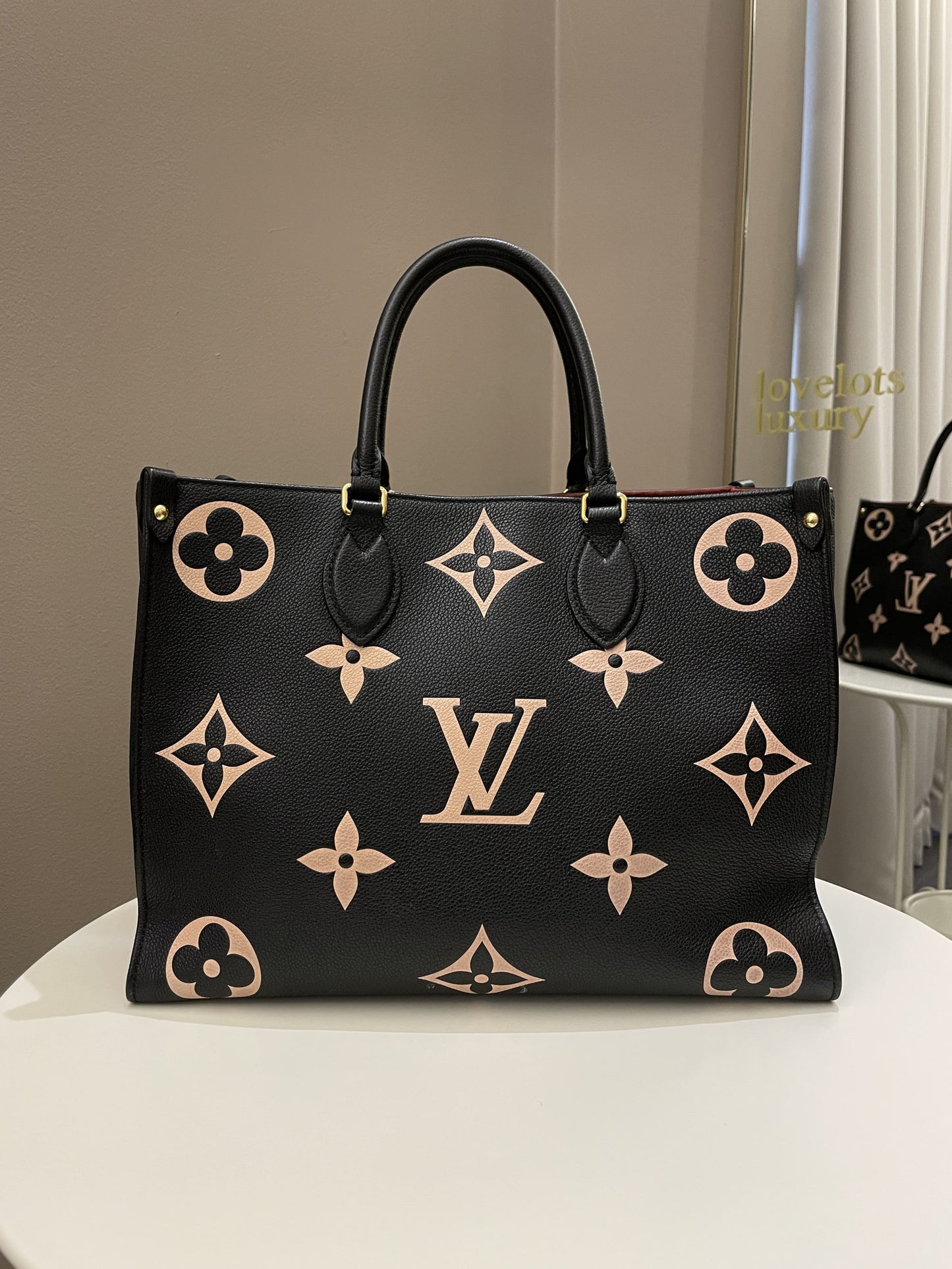 Louis Vuitton Onthego Tote MM Black / Crème