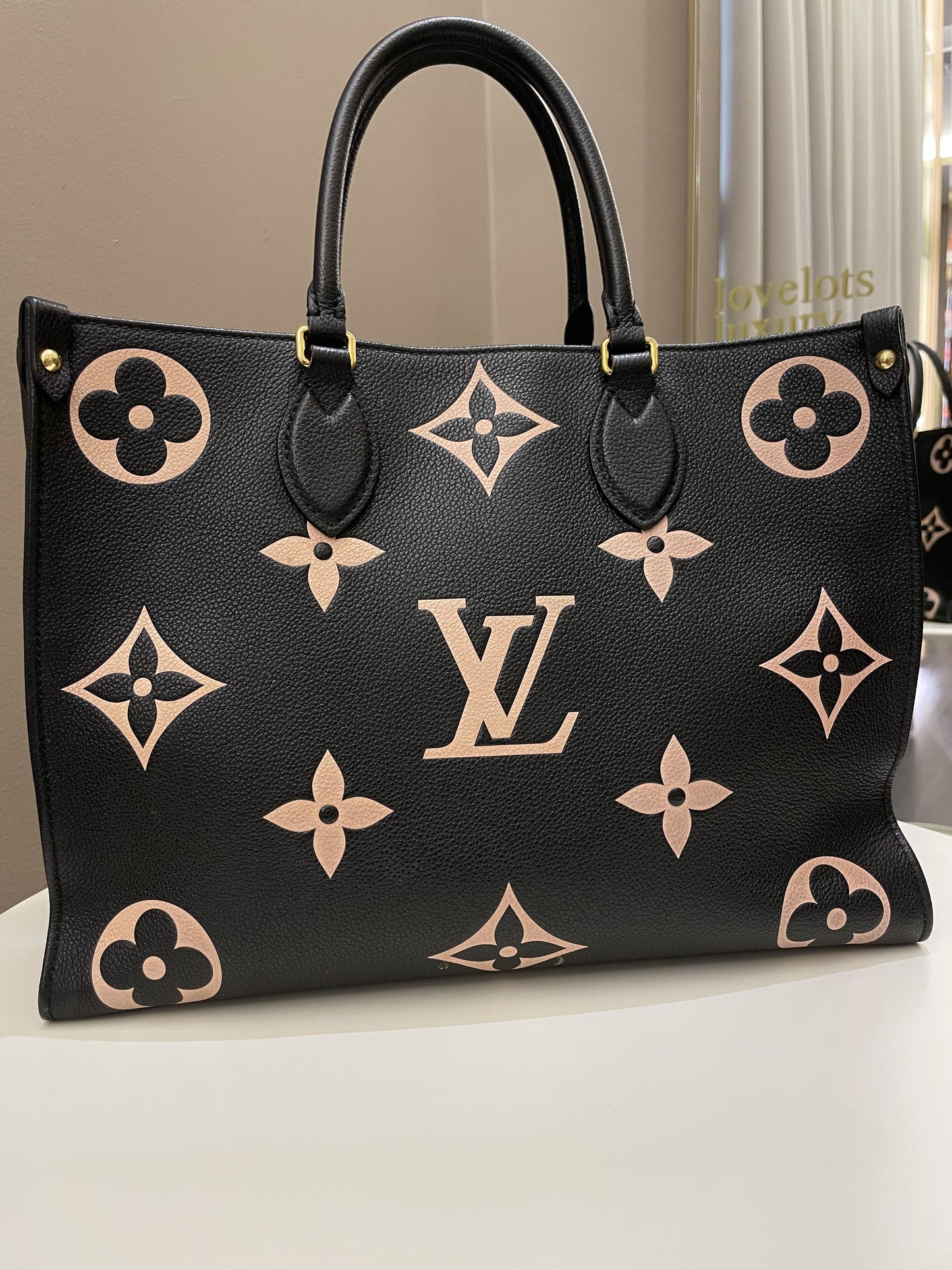 Louis Vuitton Onthego Tote MM Black / Crème