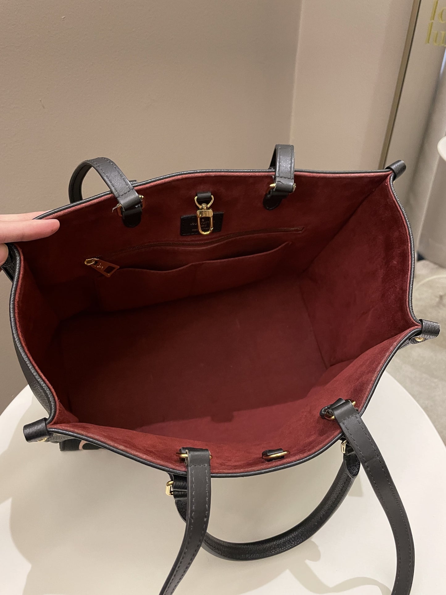 Louis Vuitton Onthego Tote MM Black / Crème